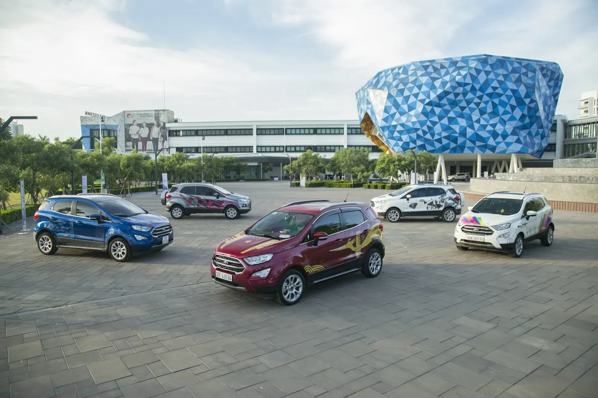 FORD VIỆT NAM TRAO GIẢI CUỘC THI FORD ECOSPORT – PAINT YOUR “TRUE COLOR”
