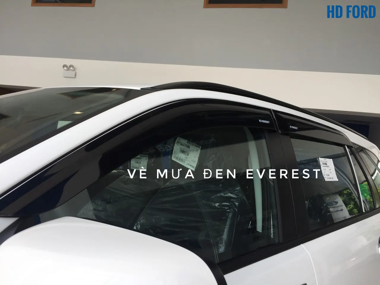 Vè mưa xe Everest