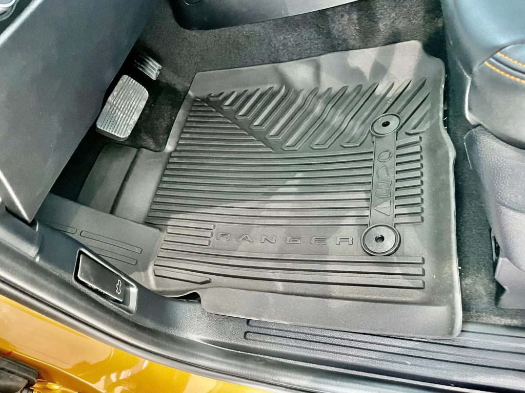 Thảm lót chân ô tô Ford Ranger