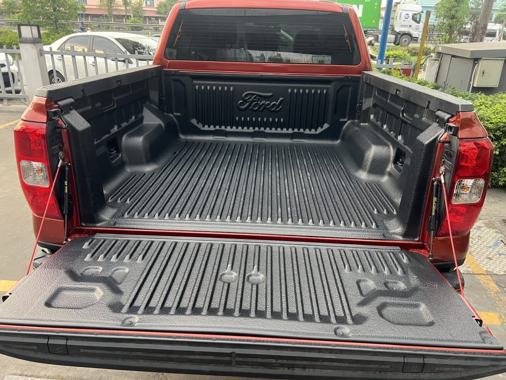 Lót thùng xe Ford Ranger