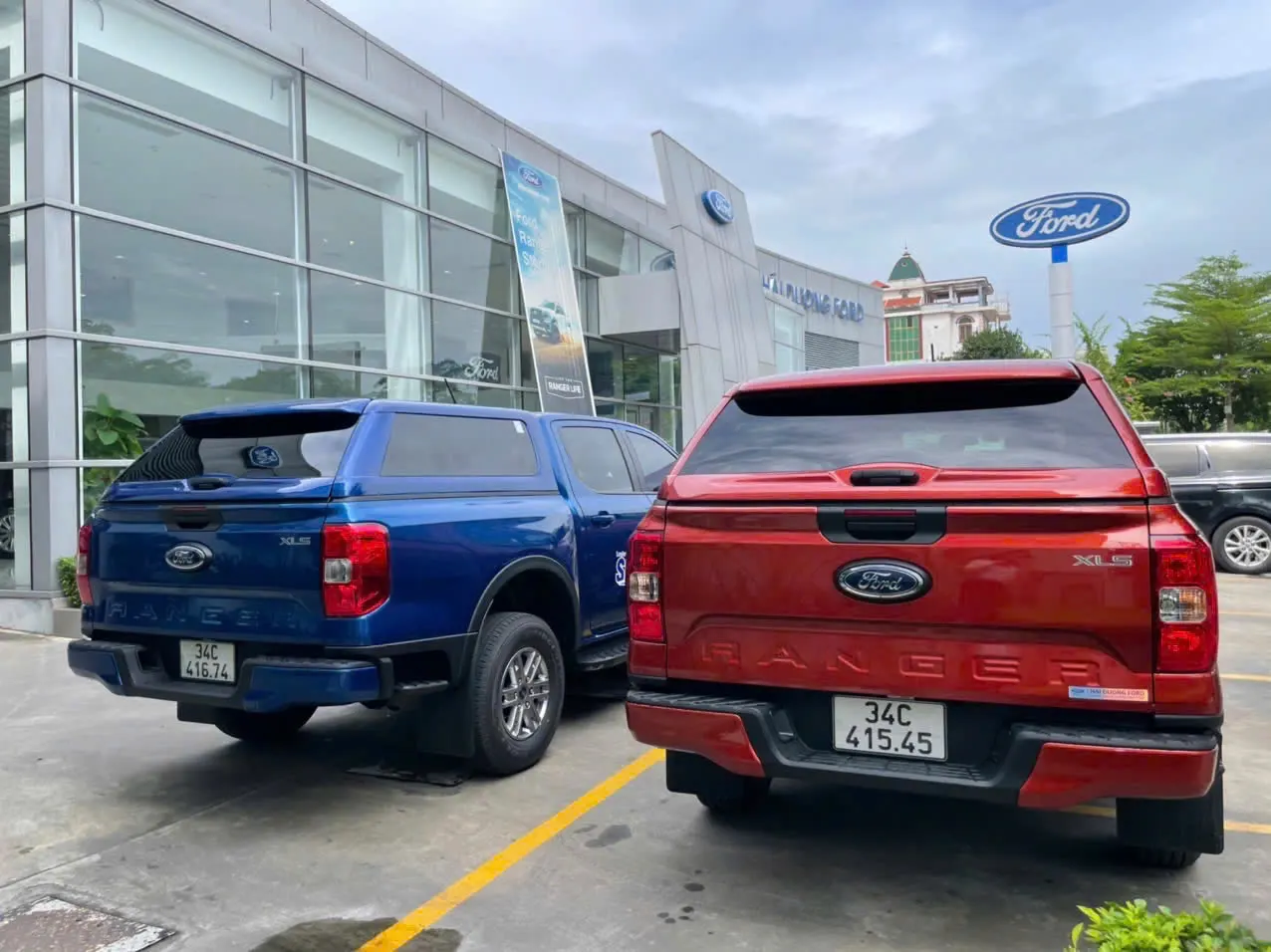 Nắp thùng cao xe Ford Ranger
